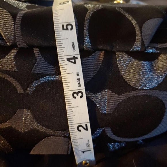 Coach Signature Hobo - Picture 6 of 7